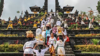 50 Ucapan Hari Raya Galungan dan Kuningan 2025, Cocok Dibagikan ke Keluarga dan Sahabat