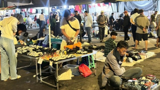 Pasar Klithikan Sentir Jogja, Surga Wisata Barang Antik yang Wajib Dikunjungi