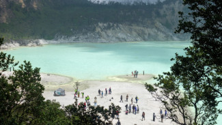 Panorama Magis Kawah Putih Ciwidey, Wisata Alam di Kaki Gunung Patuha