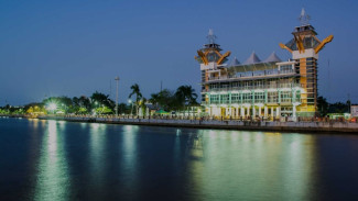 Indahnya Kota dari Sudut Menara Pandang Banjarmasin