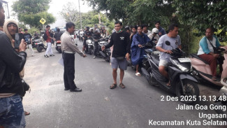 Ayah dan 2 Anak Tewas Usai Gagal Menyalip Truk di Kawasan Jalan Goa Gong, Badung