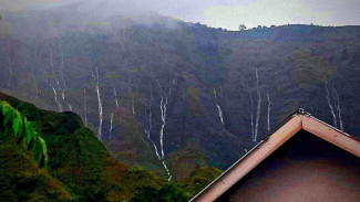 Fenomena Gunung Menangis di Sembalun Picu Kepanikan Warga