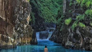 Akses Leuwi Tonjong Garut Melalui Jalur Setapak, Destinasinya Bikin Mata Terpukau!