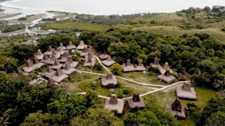 Keindahan Desa Adat Waru Wora di Sumba Barat