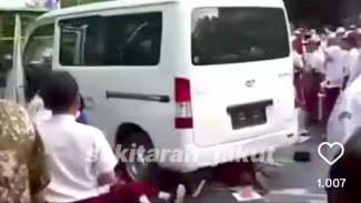 Rekaman CCTV Bikin Merinding! Mobil MBG Ngebut Jebol Gerbang dan Lindas Siswa SDN 01 Kalibaru
