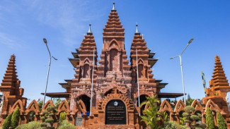 Tradisi Natal dan Indahnya Akulturasi di Gereja Katedral Denpasar