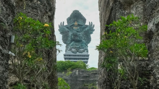 Berplesir Seru ke Taman Budaya Garuda Wisnu Kencana