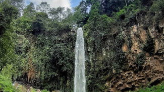 Grojogan Sewu, Air Terjun Legendaris di Tawamangu