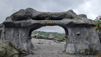 Libur Akhir Tahun ke Batu Alien Cangkringan, Wisata Unik Lereng Merapi yang Lagi Hits