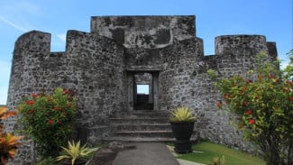 Benteng Tolukko, Peninggalan Portugis dengan View Laut Ternate yang Eksotis