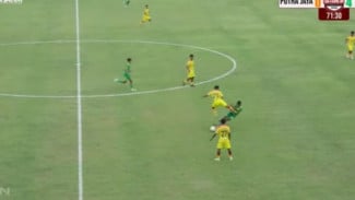 Aksi Tendangan Kungfu di Liga 4, Pemain Putra Jaya Pasuruan Dipecat Klub