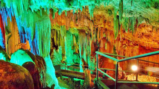 Menelusuri Goa Gong, Keajaiban Bawah Tanah Terindah di Asia Tenggara