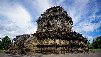 Menelusuri Jejak Keagungan Candi Mendut di Lembah Progo