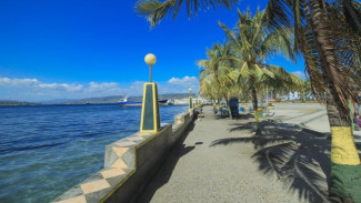 Melukis Pesona Pantai Kamali di Baubau dalam Memori