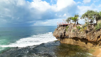 Wisata Pantai Ngobaran Gunungkidul, Perpaduan Alam dan Budaya Jawa