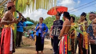 Penuturan Bahasa Dayak Maanyan dalam Pernikahan Bagunung Perak