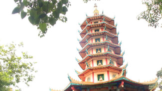 Pagoda Avalokitesvara Watugong, Destinasi Religi Penuh Kedamaian