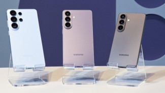 Samsung Galaxy S26 vs Huawei Mate X7, Mana yang Lebih Worth It Dibeli?