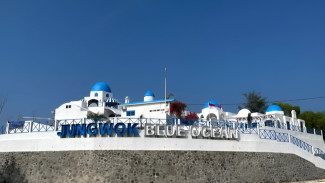Jungwok Blue Ocean Gunungkidul, Spot Wisata Bernuansa Santorini yang Lagi Hits