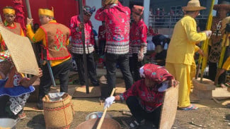 Praktik Mangenta dalam Festival Isen Mulang 2023