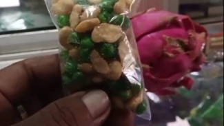 Paket MBG SPPG Sumberanyar Wali Murid Temukan Kacang Campuran & Kemasan Bolong