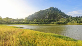 Pesona Gunung Colo di Pulau Una-una yang Wajib Dikunjungi