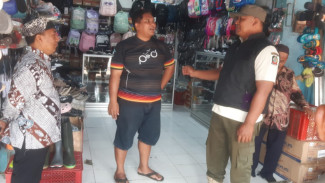 Sengkarut Pasar Bajulmati, Saat Trotoar Berubah Jadi Lapak Dagangan