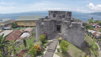 Benteng Tolukko dan Jejak Kolonial di Pulau Rempah