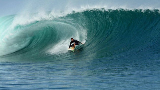 Pantai Plengkung (G-Land) Banyuwangi, Surga Peselancar Dunia dengan Ombak Legendaris