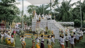Penghormatan Terakhir untuk Ida Pedanda Istri Purnama Digelar di Taman Dedari, Ubud