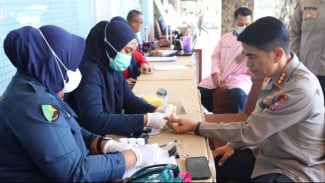 Lumayan Hemat Kantong! Ratusan Warga Banyuwangi Manfaatkan Cek Gigi dan Ambil Obat Gratis