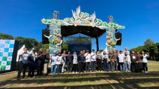 Sampah Plastik Jadi Musuh Utama Ekosistem Maritim Indonesia
