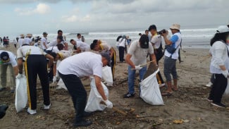 DANA Gandeng KKP Bersihkan Laut di Bali, Wujud Komitmen Jaga Lingkungan