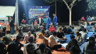 Jaga Kamtibmas, Satpolairud Situbondo Gelar Lomba Domino untuk Nelayan