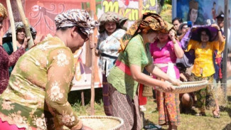 Sistem Taat Adat dalam Hukum Adat Dayak Maanyan