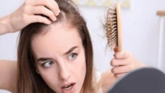 Sering Makan Gorengan dan Makanan Berlemak? Kebiasaan ini Bisa Jadi Penyebab Rambut Mudah Rontok