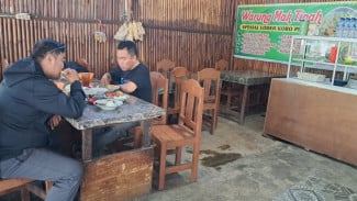 Kembalinya Sang Legenda, Warung Mak Tinah Banyuwangi Suguhkan Lodeh Koro Pedas Warung LYA