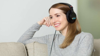 Bukan Sekadar Hiburan, Mendengarkan Musik Jadi Cara Gen Z Mengisi Ulang Energi
