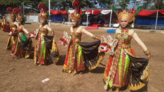 Di RTH Bajulmati, Aksi 22 Siswa MTsN 12 Banyuwangi Jadi Primadona di Upacara HUT RI