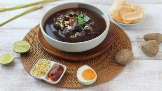 Cara Tepat Menghangatkan Rawon agar Kuah Gurih dan Daging Tetap Empuk