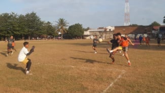 7 Gol Tanpa Balas! RW 2 Karanganyar Mengamuk di Tournament Mini Soccer Desa Bajulmati