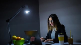 Kenapa Ide Kreatif Justru Muncul Saat Mau Tidur? Ternyata Otak Sedang “Bekerja”