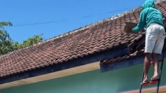 Rumah Warga Desa Sumber Kencono Rusak Pasca Parade Sound Horeg, Panitia Lakukan Perbaikan