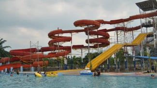 Sensasi Bermain di Kolam Ombak Terbesar Sumatra Utara, Hairos Water Park