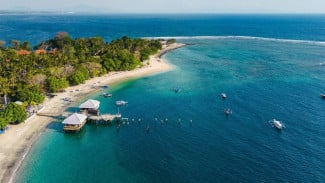 Eksplorasi Bahari Senggigi dan Warisan Tenun Sasak