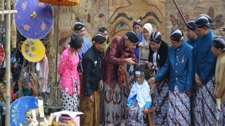 Menguak Misteri Anak Rambut Gimbal dan Kawah Sikidang