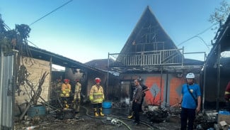 Dentuman Keras Gegerkan Denpasar Timur, Gudang Kembang Api Hangus Dilalap Api