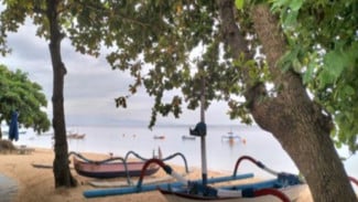 Menjelajah 7 Destinasi Pantai Pasir Putih Terhalus yang Wajib Masuk Bucket List