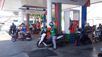 Hari Kedua Ganjil Genap, Antrean Kendaraan di SPBU Bali Mulai Berkurang