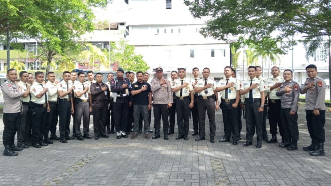 Memperkuat sistem keamanan dan meningkatkan pelayanan publik